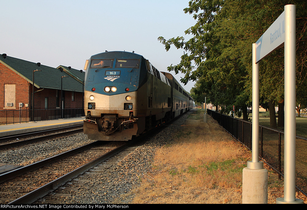 Northbound Amtrak 58